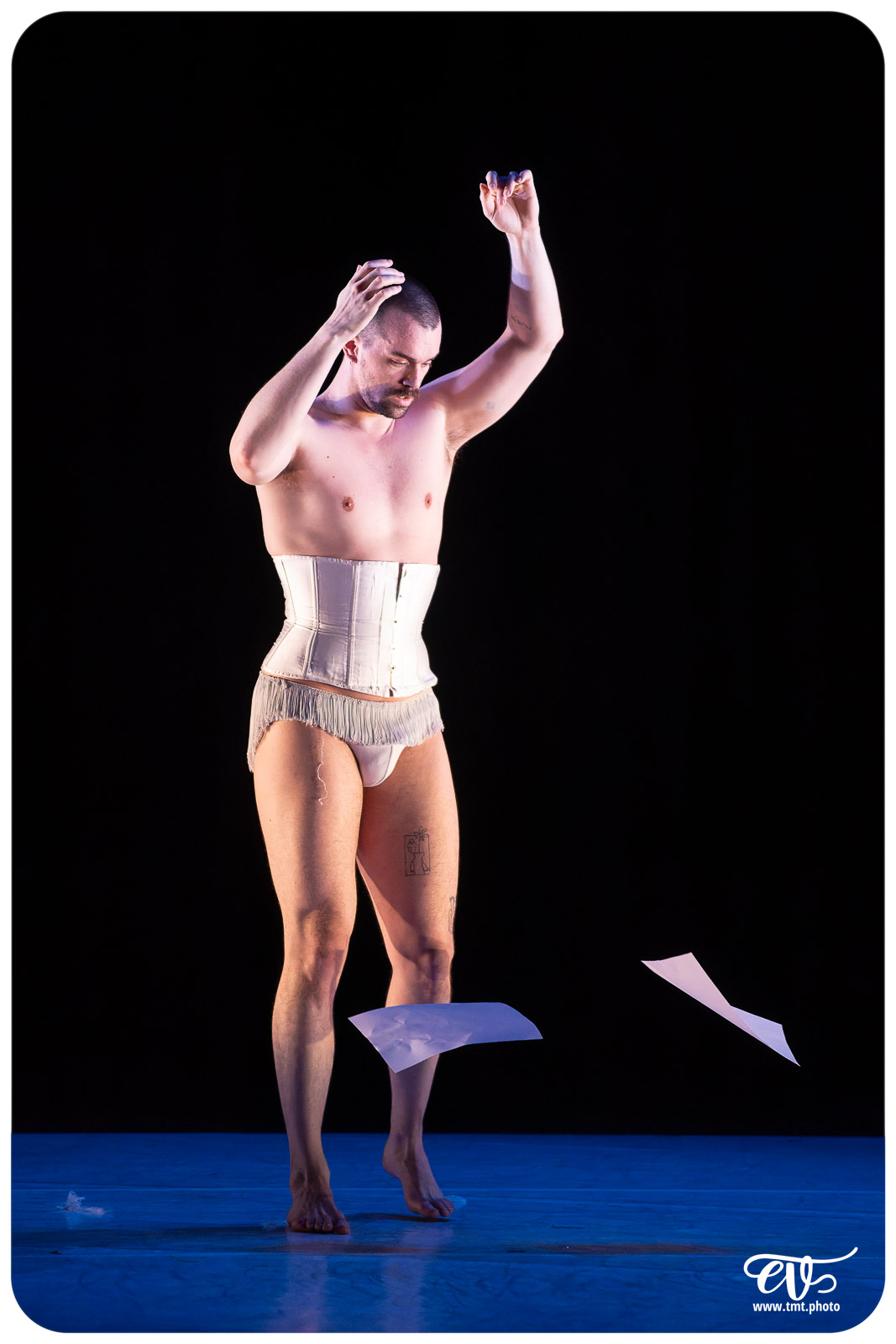 A4 (COMME LA FEUILLE) CIE CHICOS MAMBO